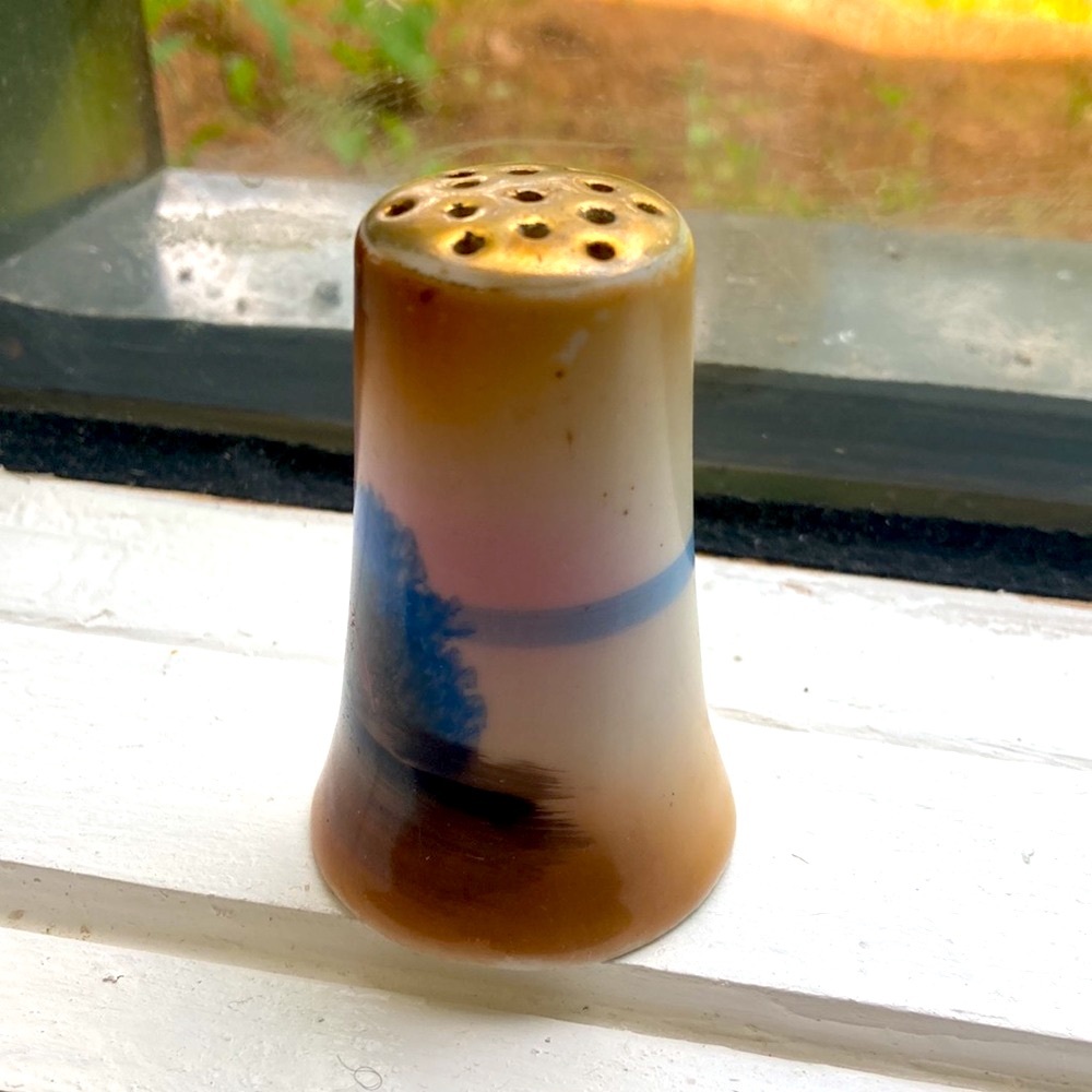 Hand-Painted Brown Ceramic Art Piece salt shaker. Made in Japan. 1940s vintage - Picture 2 of 7
